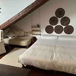 Indipendent House In