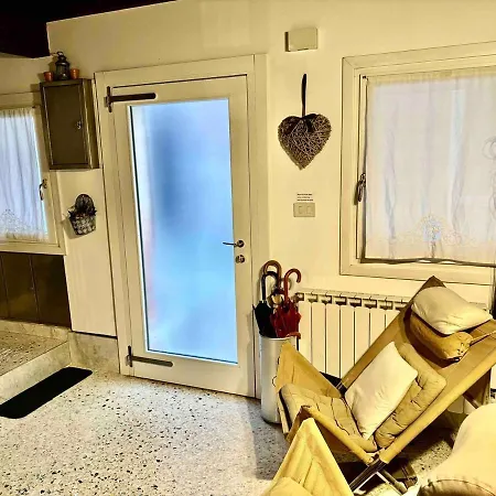 Indipendent House In * Venedig