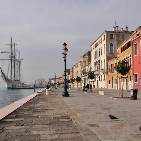 Indipendent House In Venedig