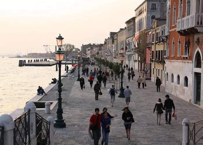 Indipendent House In * 威尼斯