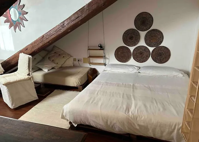 Indipendent House In