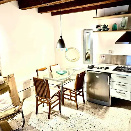 Indipendent House In * Venice