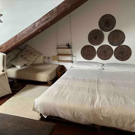 Indipendent House In