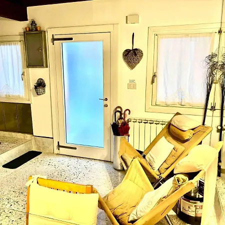 Indipendent House In